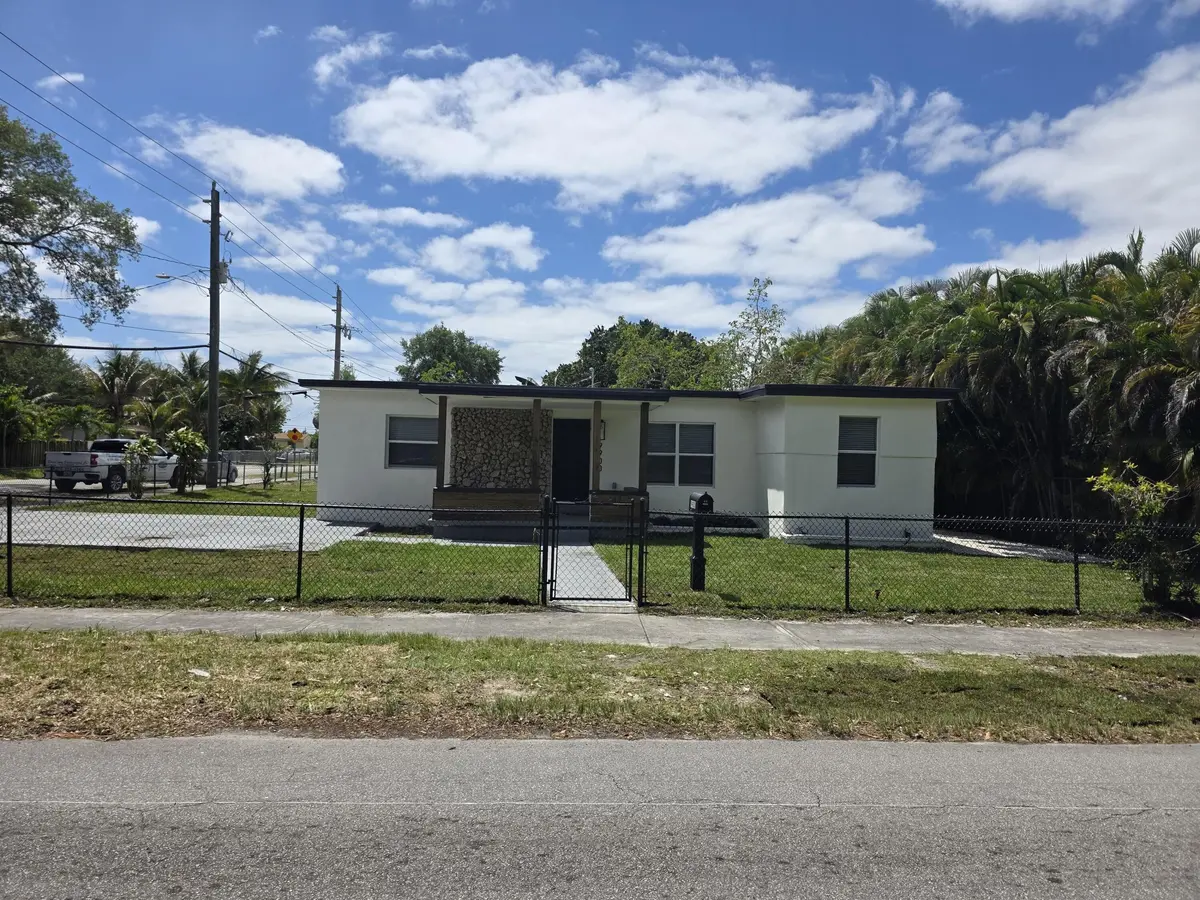 0-a76601ea-4f63-4c7d-a66c-17d013cd1216 at 9900 NW 25th Avenue, Miami