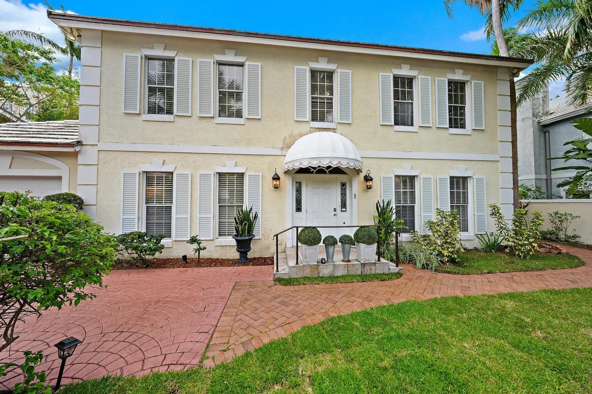 230 Park Ave-3 at 230 Park Avenue, Palm Beach