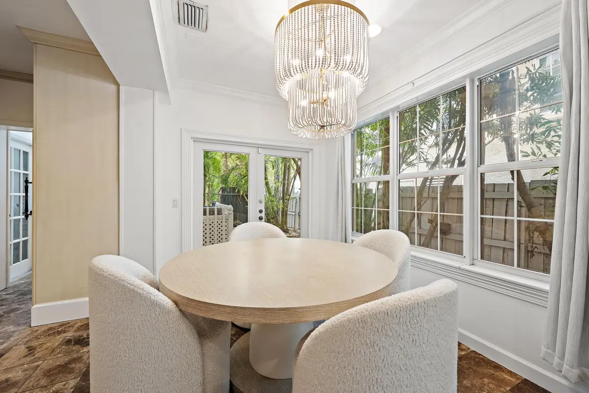 230 Park Ave-8 at 230 Park Avenue, Palm Beach