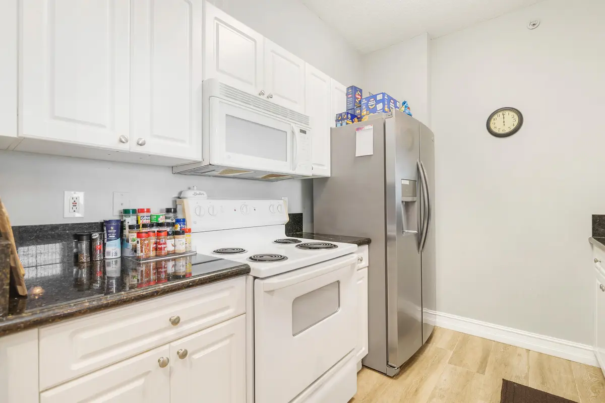 low-6 at 651 Okeechobee Boulevard 1006, West Palm Beach
