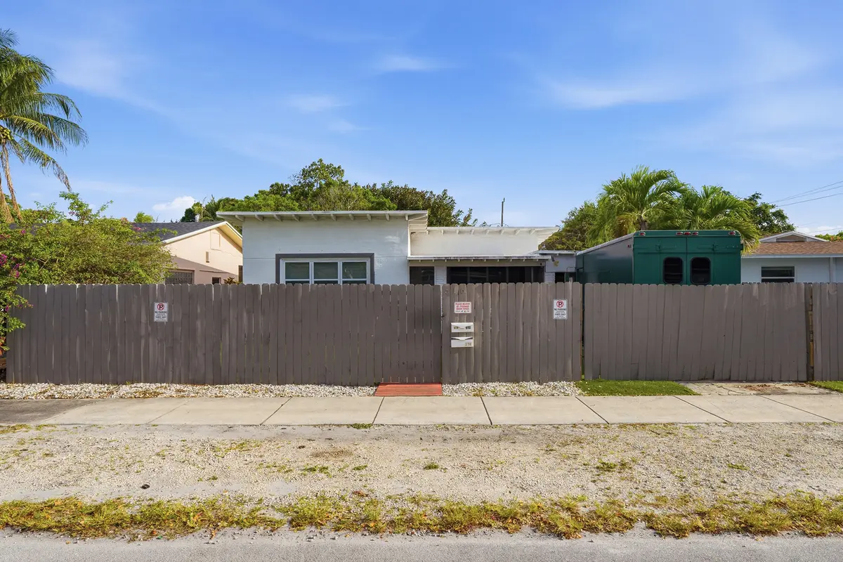 05_dsc_3917 at 516 SW 15th Street 1-1, Fort Lauderdale