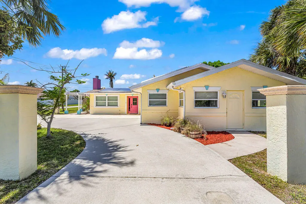 Flamingo (2) at 614 SE Flamingo Avenue, Stuart