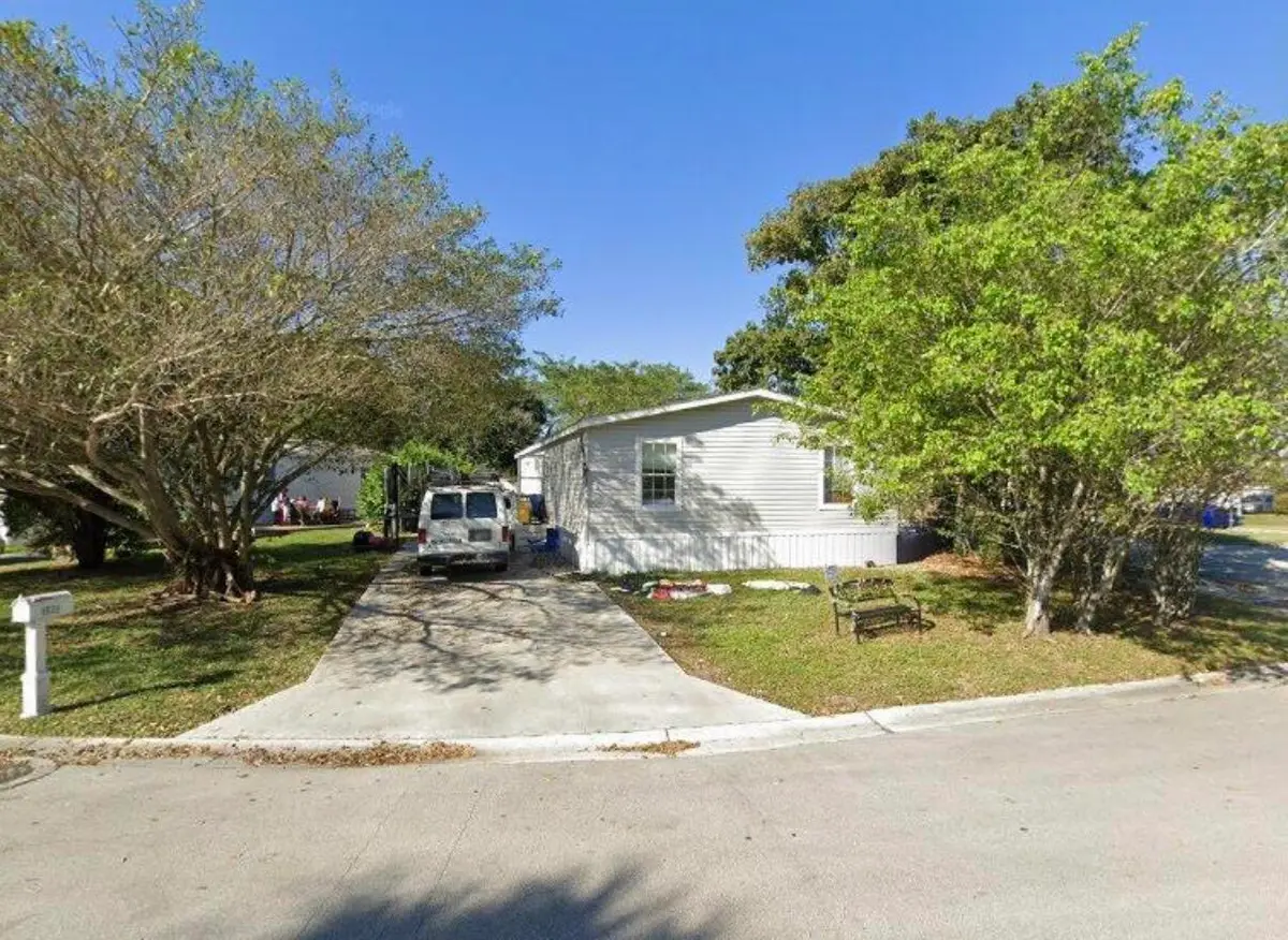 IMG_8941 at 1401 SW 65th Way, Boca Raton