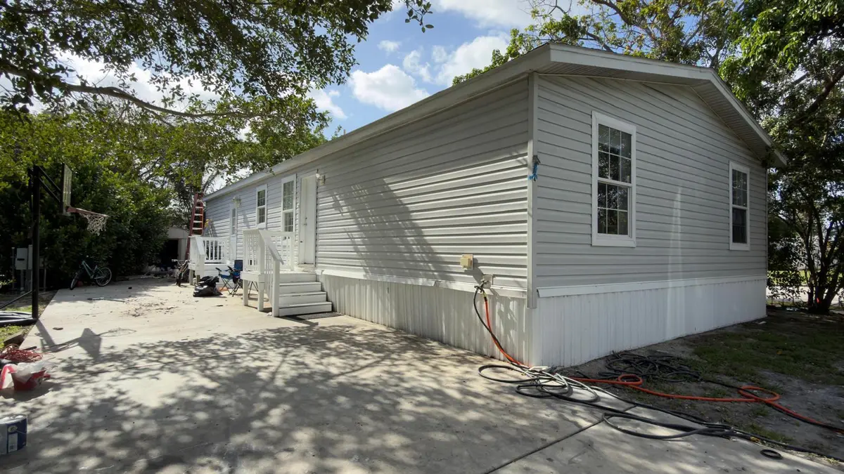 IMG_8947 at 1401 SW 65th Way, Boca Raton