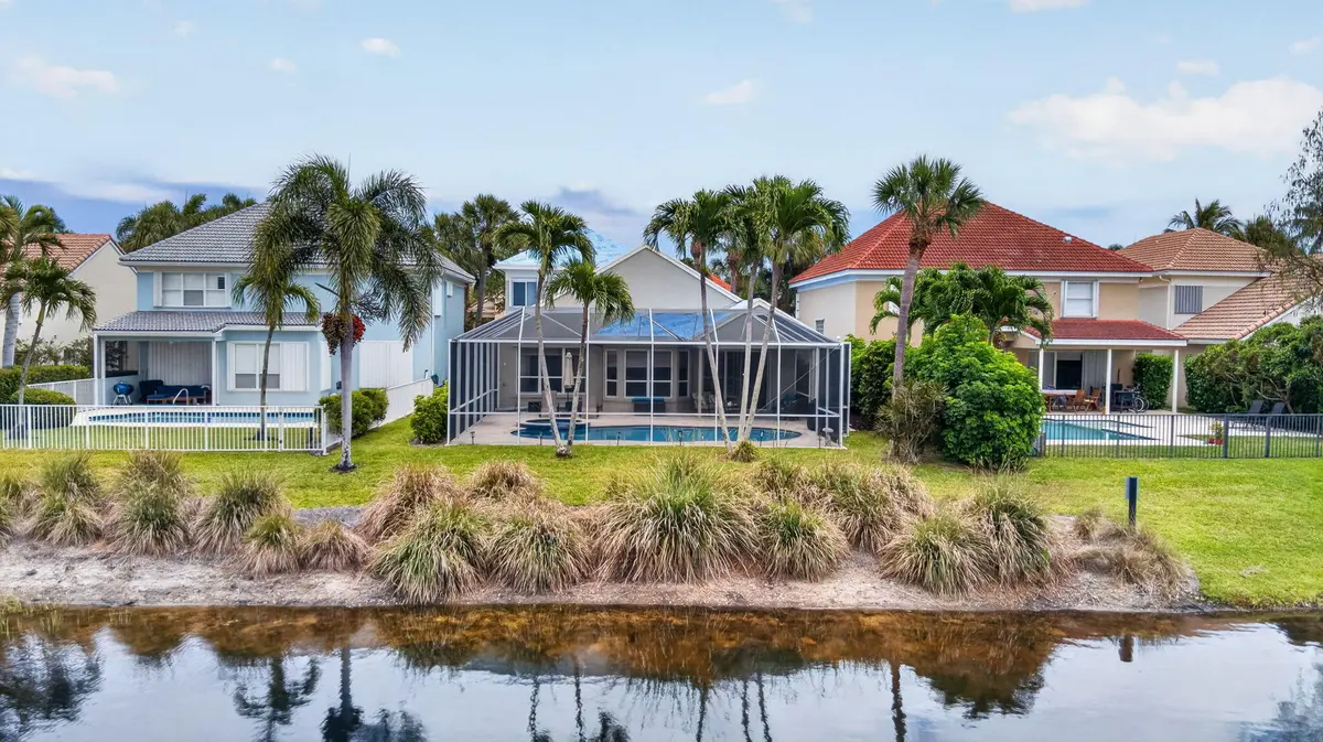 serene setting at 71 Princewood Lane, Palm Beach Gardens