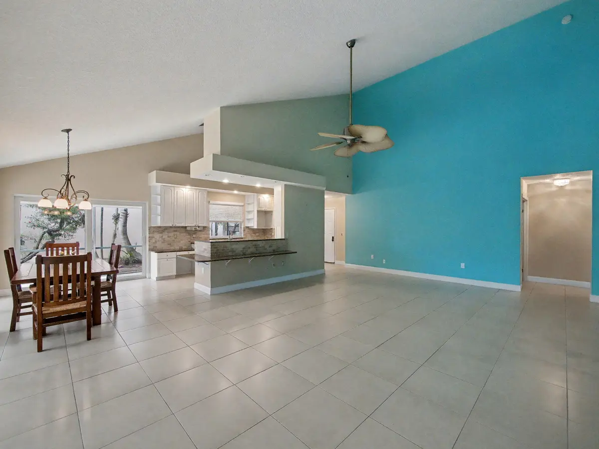 6-web-or-mls-P6160787-RW2 at 303 Leeward Drive, Jupiter