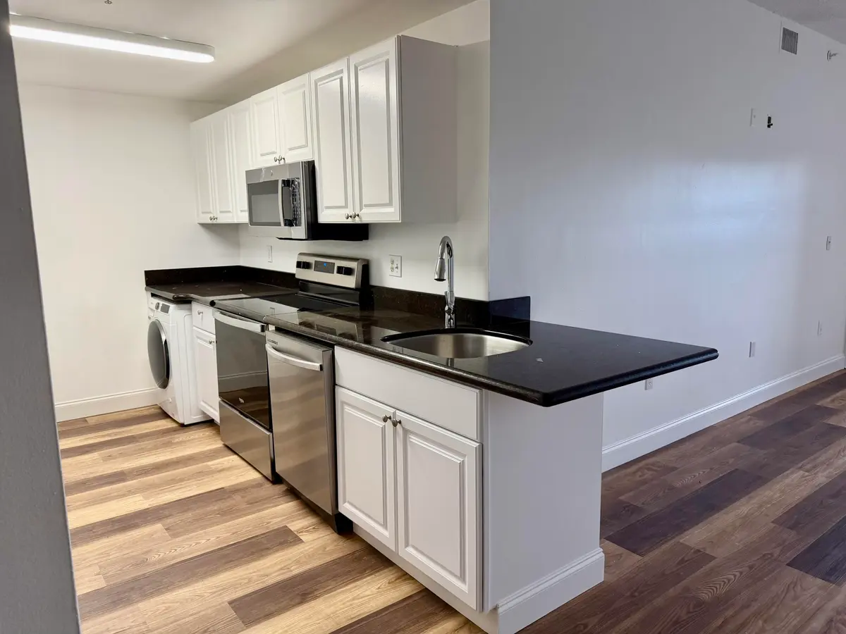 2080 greenview kitchen3 at 2080 Greenview Shores Boulevard 421, Wellington