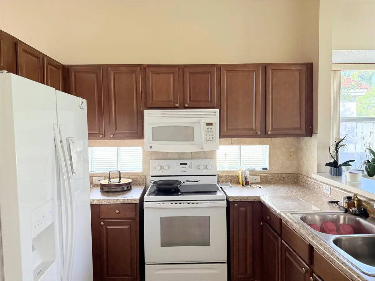 Photo 5 at 4965 SW 153rd Avenue, Davie