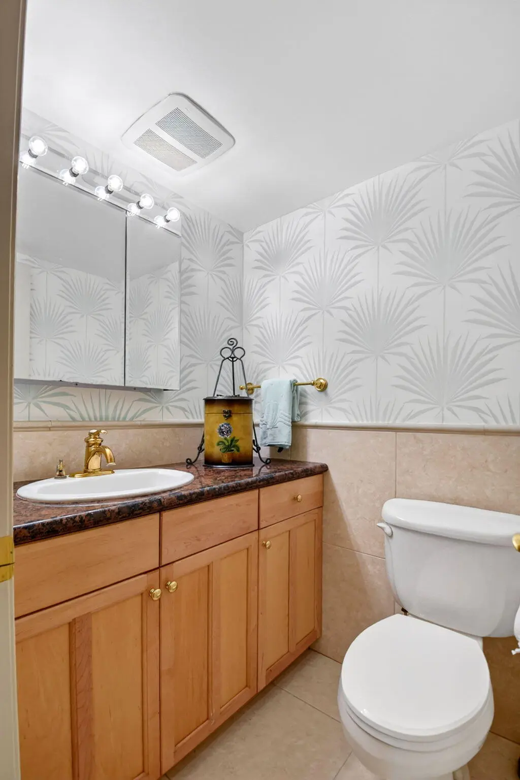18-web-or-mls-DSC_1565 at 3589 S Ocean Boulevard 609, South Palm Beach