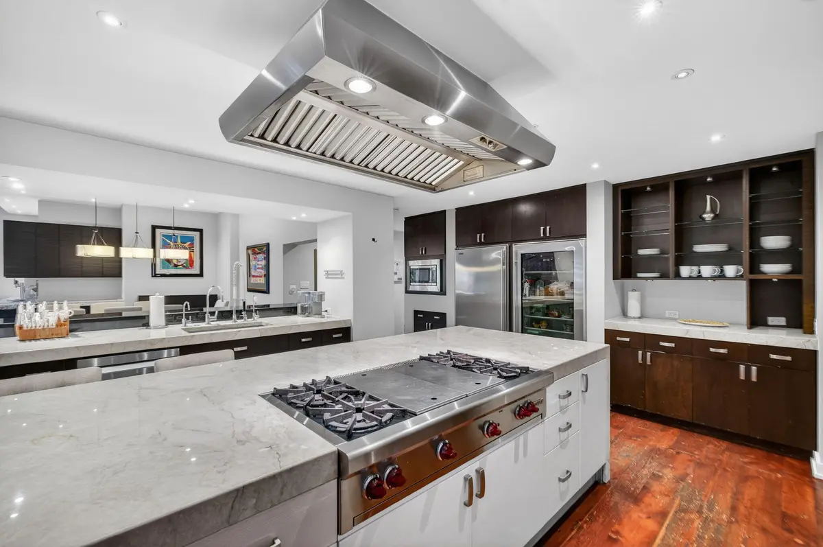 Wolf Cooktop & Hood at 4801 NE 29th Avenue, Fort Lauderdale