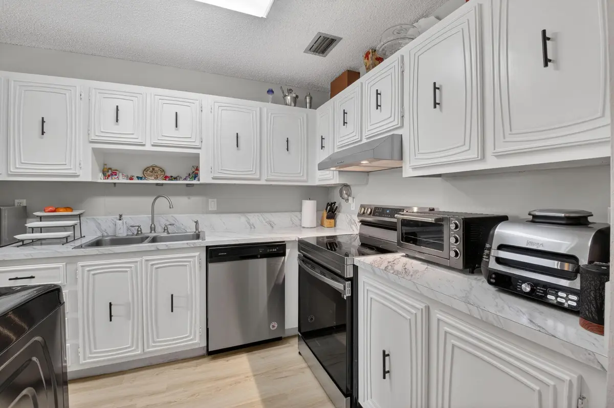 16-web-or-mls-DSC_7847 at 13765 Flora Place H, Delray Beach