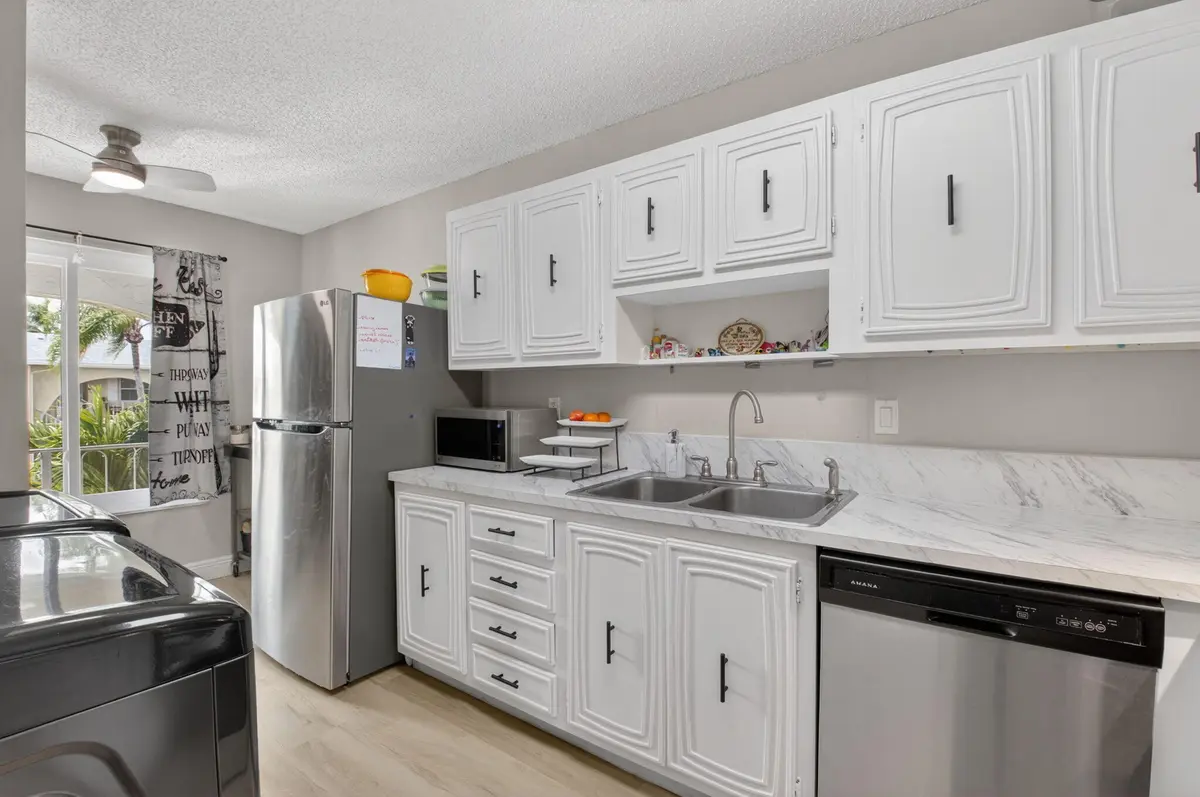18-web-or-mls-DSC_7856 at 13765 Flora Place H, Delray Beach