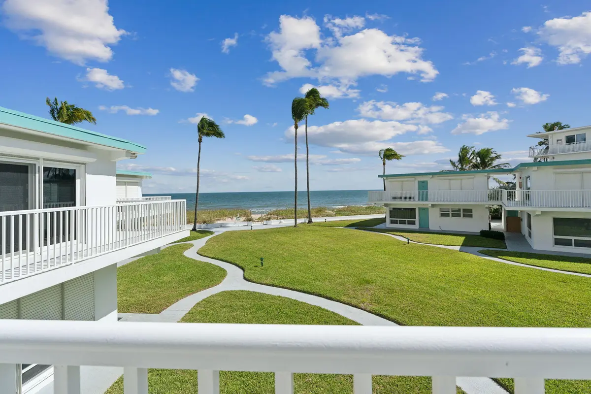 34-web-or-mls-DSC05529 at 1470 S Ocean Boulevard 1002, Lauderdale-By-The-Sea