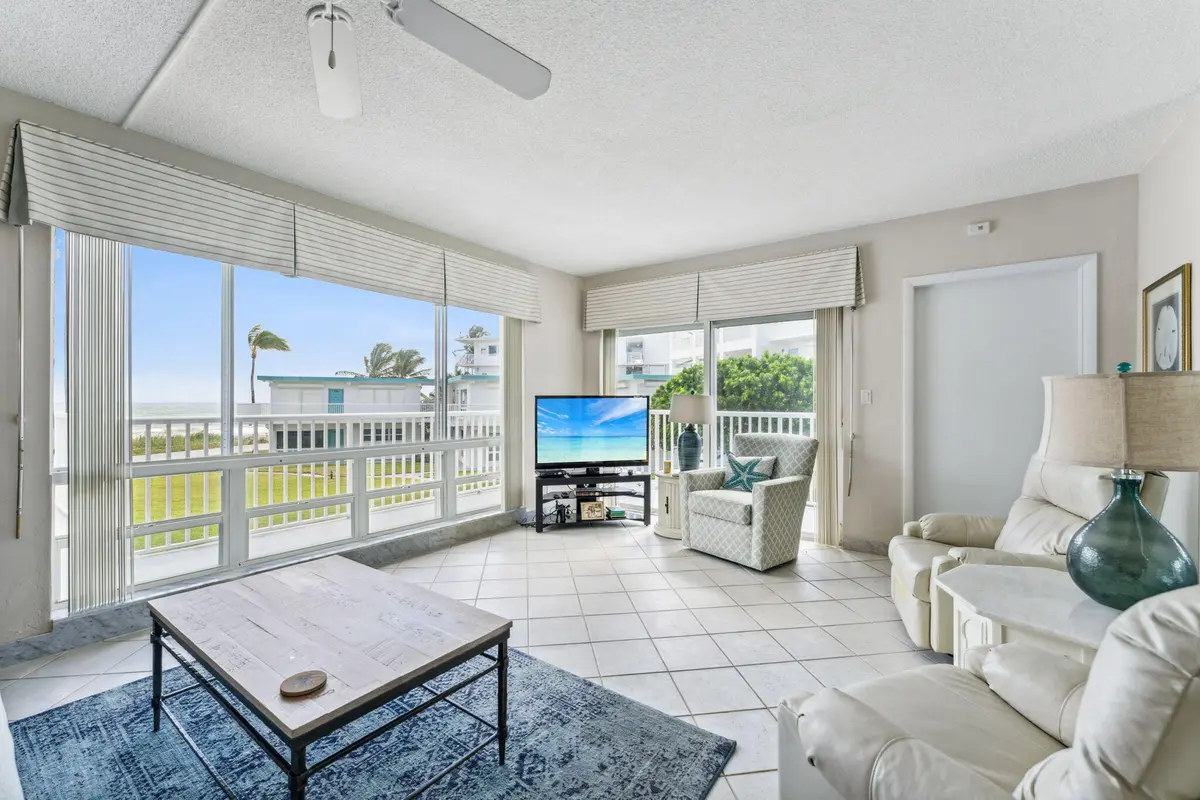 20-web-or-mls-DSC05188 at 1470 S Ocean Boulevard 1002, Lauderdale-By-The-Sea