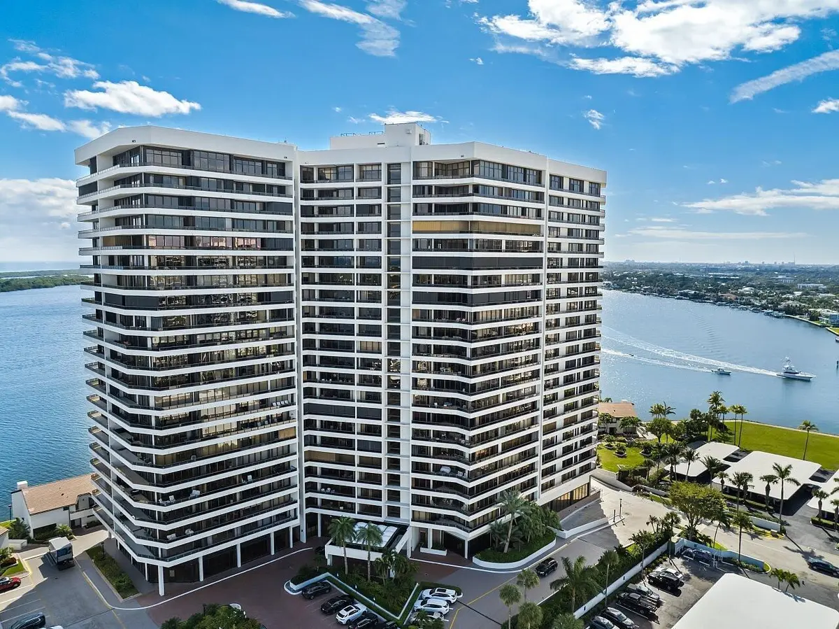 USE1 at 100 Lakeshore Drive 252, North Palm Beach