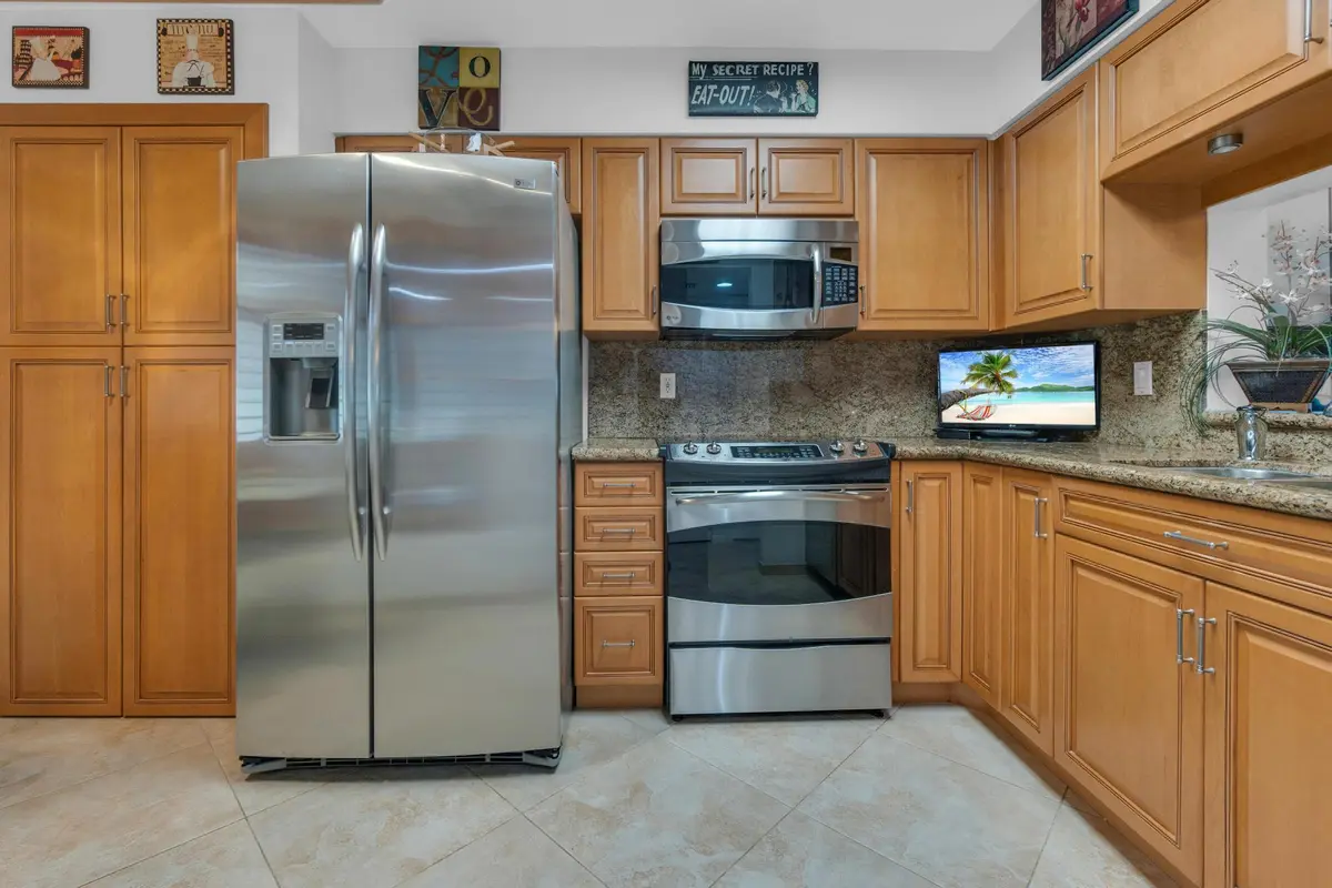 7351 Kinghurst Drive 108, Delray Beach, FL – photo 3