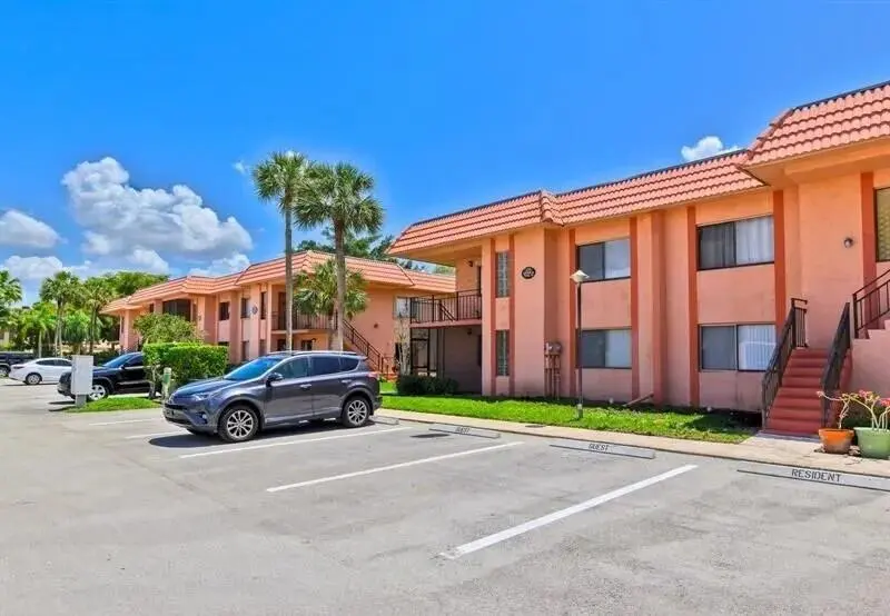 15bde2d351204037f7cc13a5c99ae044l-b24851 at 235 Lakeview Drive 104, Weston