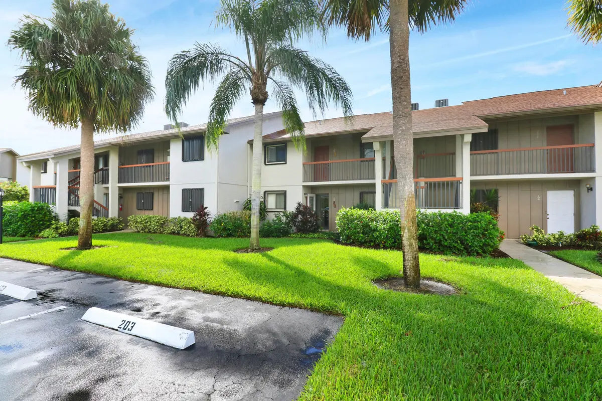 Front of Building at 1600 NE Dixie Highway 10-203, Jensen Beach