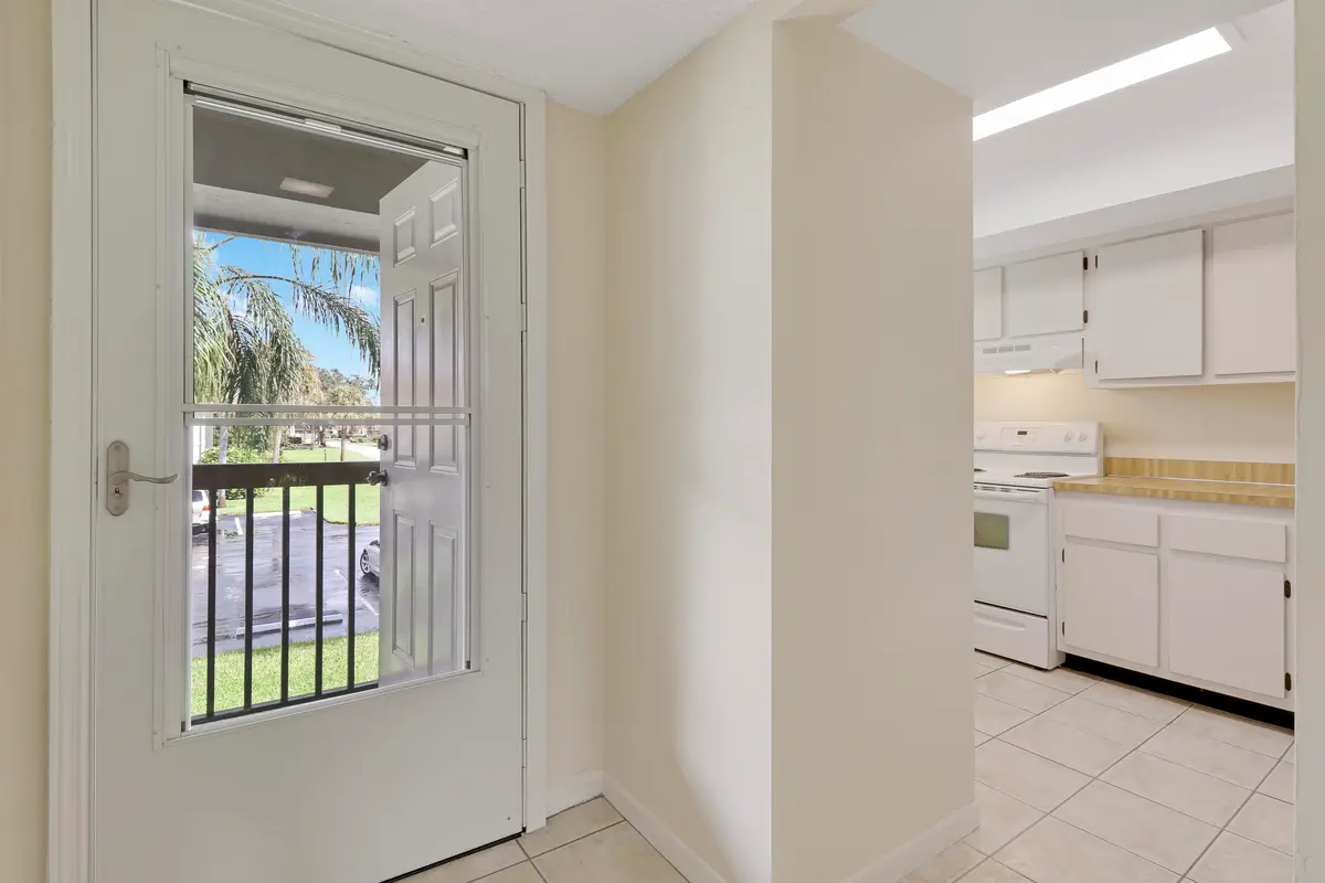 Entry at 1600 NE Dixie Highway 10-203, Jensen Beach