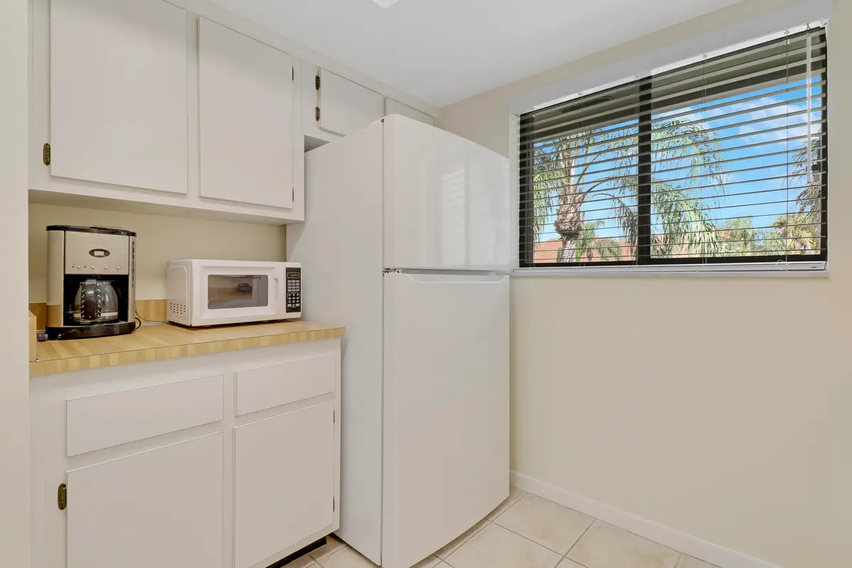 Kitchen III at 1600 NE Dixie Highway 10-203, Jensen Beach