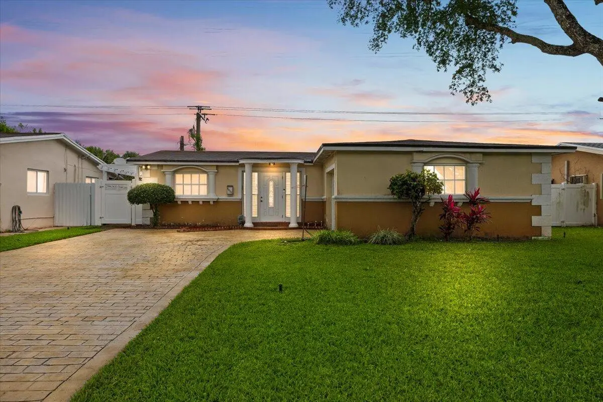 03-424A7644_DTE at 3509 Garden Lane, Miramar