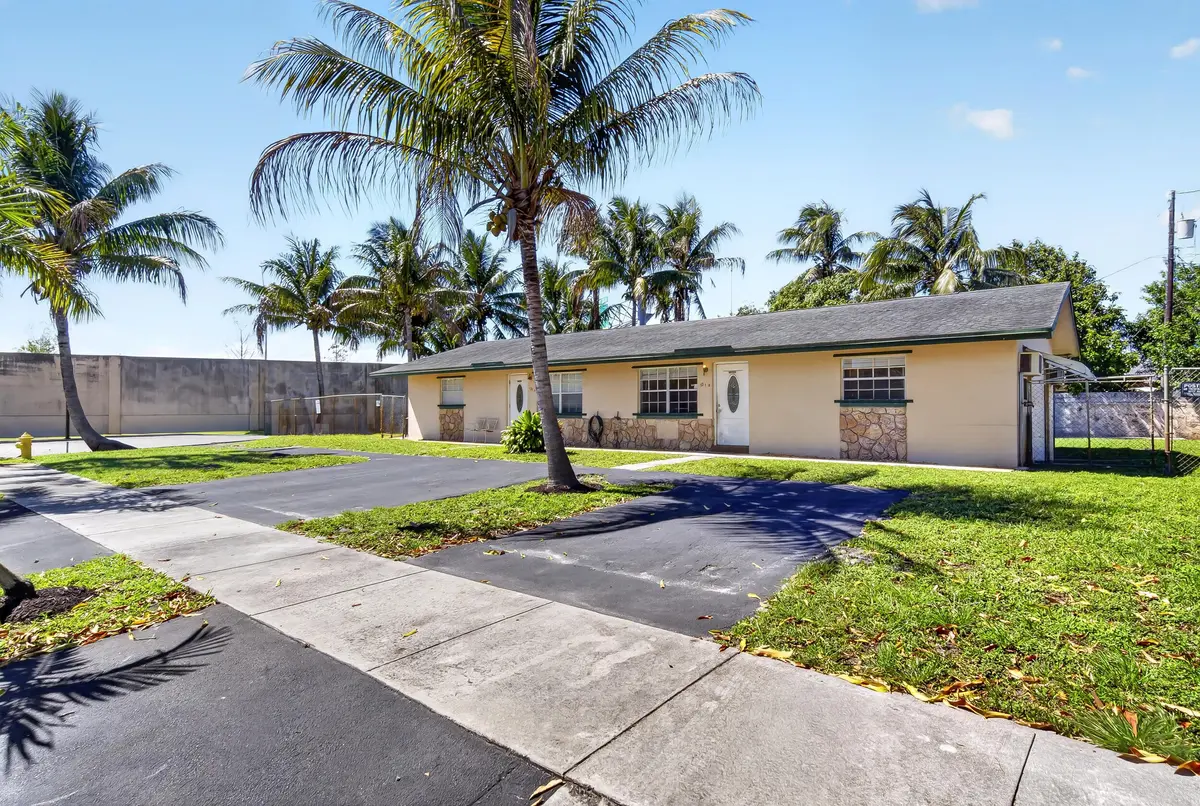 KVM04165 at 121 NW 56th Court 1-2, Oakland Park