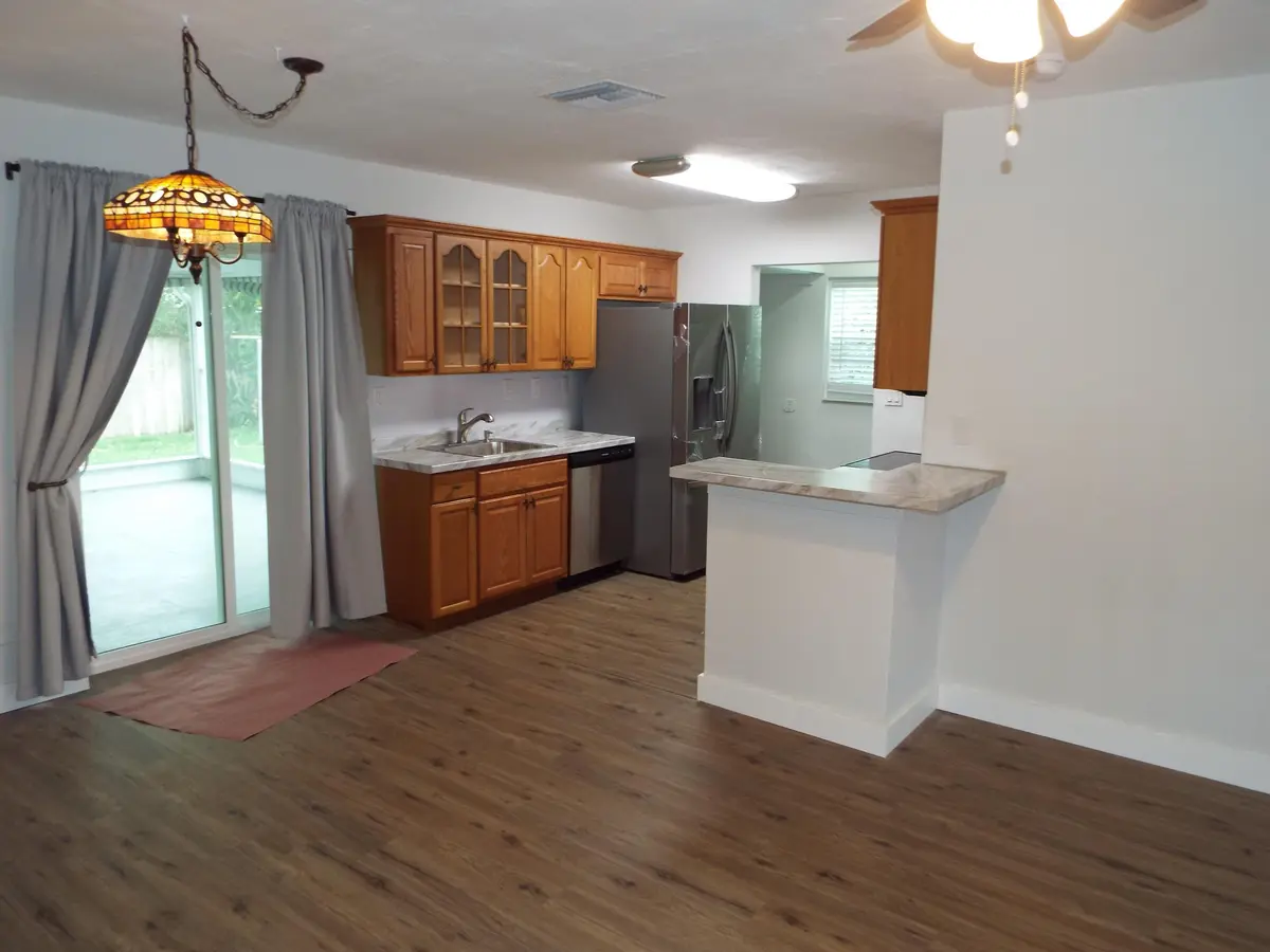 dining area at 540 NE 61 Court, Oakland Park