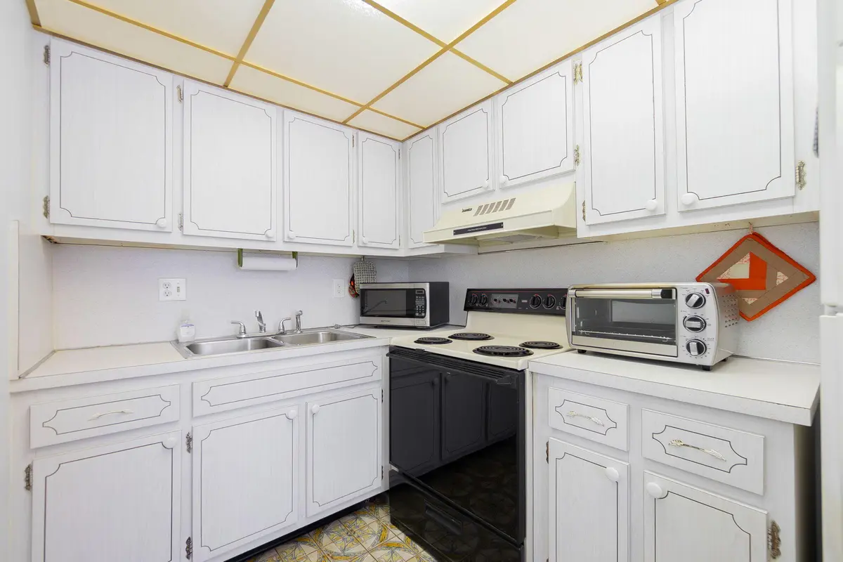 9-web-or-mls-DSC03338 at 2840 Cynthia Lane 101, Lake Worth Beach