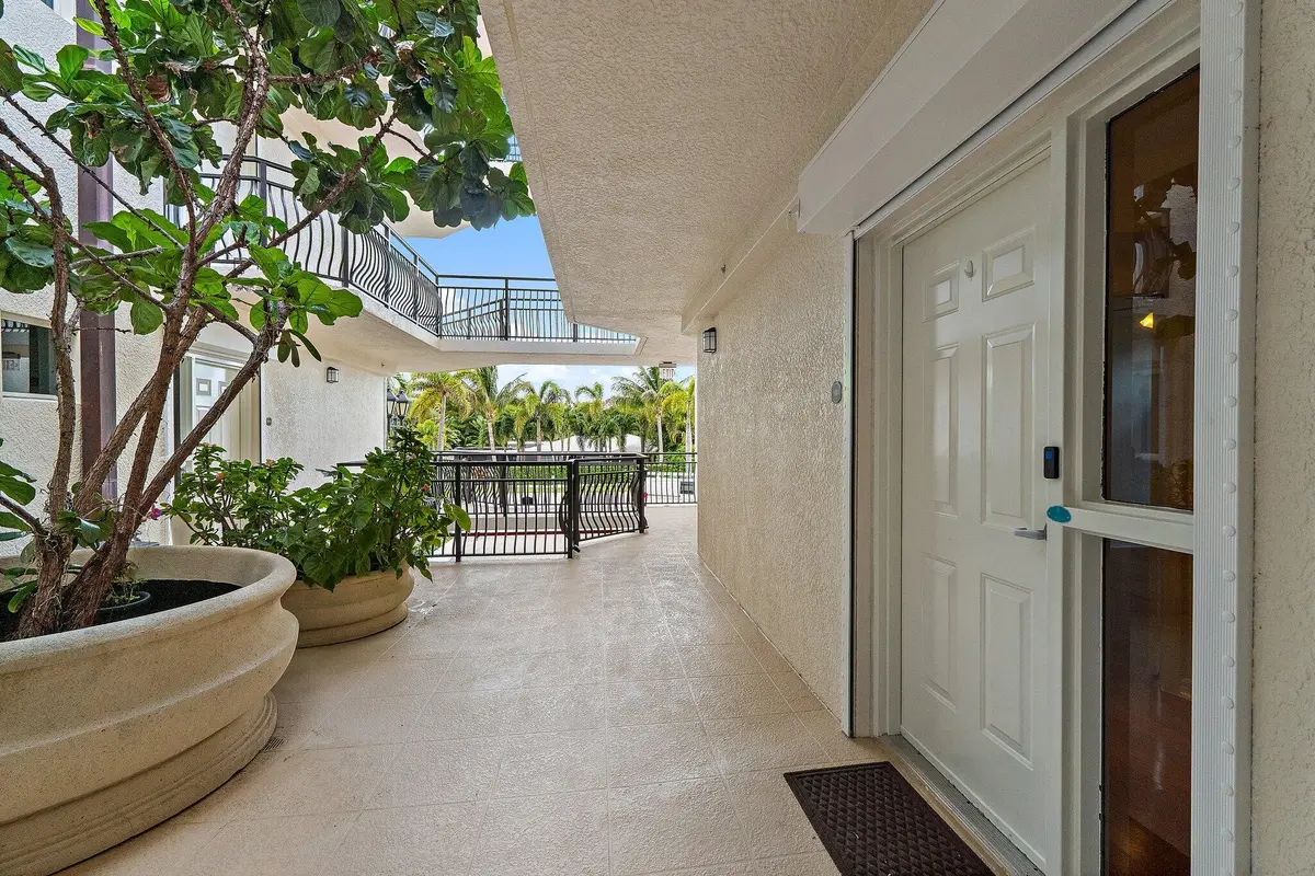 006-314InletWay-101-PalmBeachShores at 314 Inlet Way 101, Palm Beach Shores