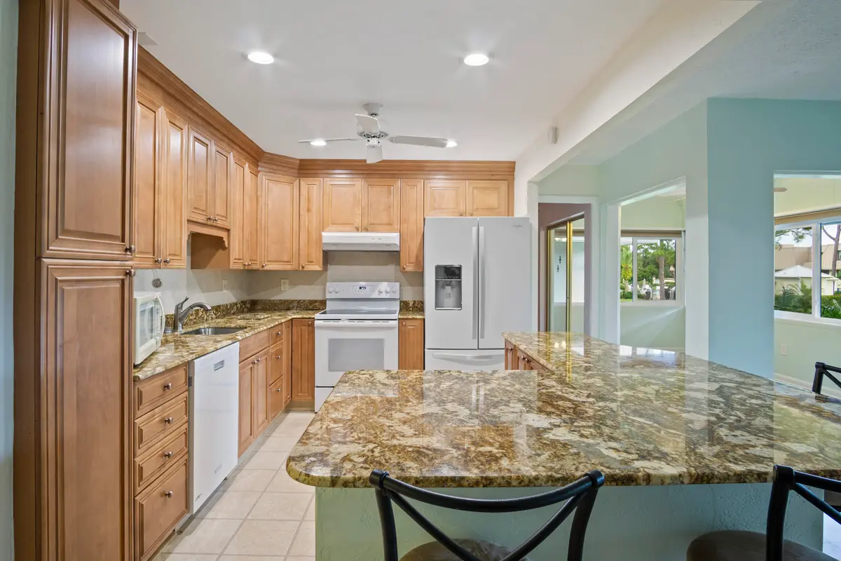 1800 SE Saint Lucie Boulevard 9-204, Stuart, FL – photo 4