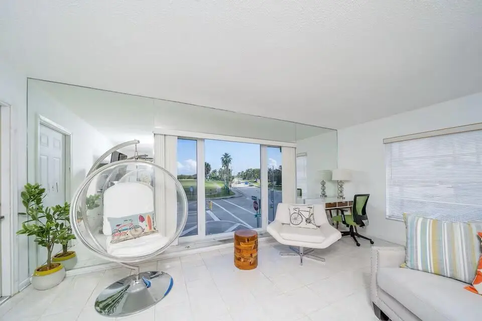 4e9864b4-2001-4a31-9dbc-e7d809e8fc92 at 6 Lucerne Avenue 3, Lake Worth Beach