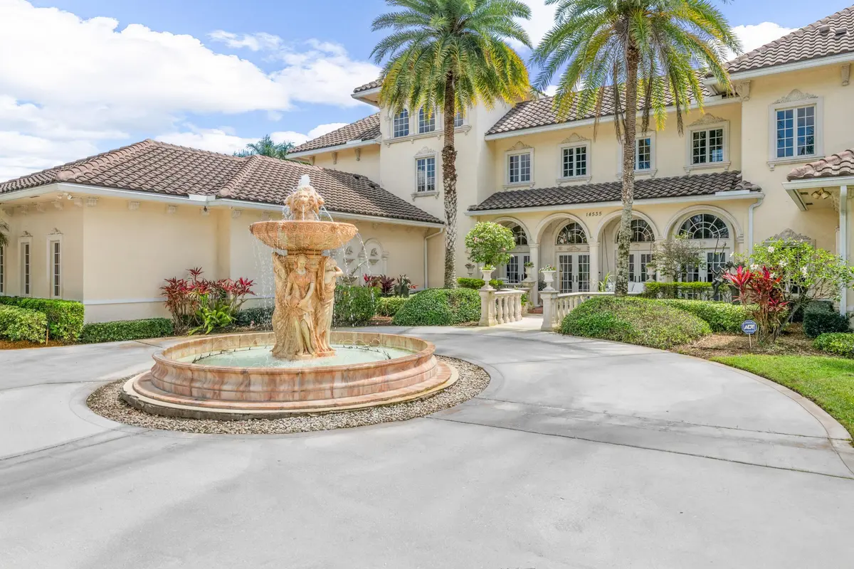 Drivew at 14535 Draft Horse Lane, Wellington