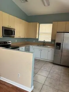 KITCHEN at 5642 Sunberry Circle, Fort Pierce