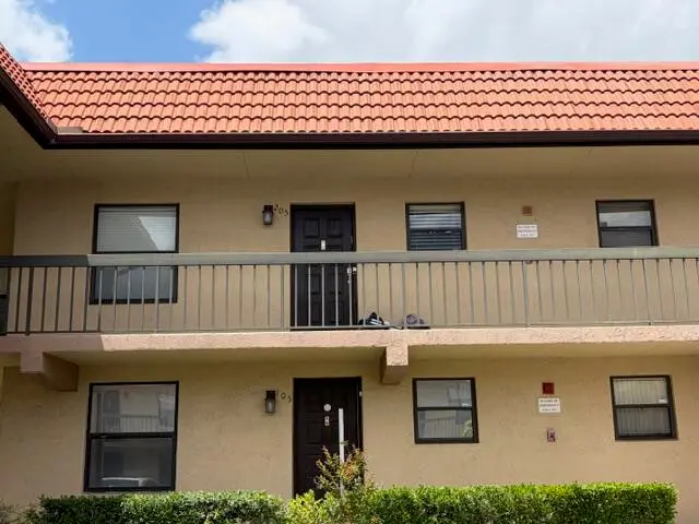 the front of the building at 21906 Lake Forest Circle APT 205, Boca Raton