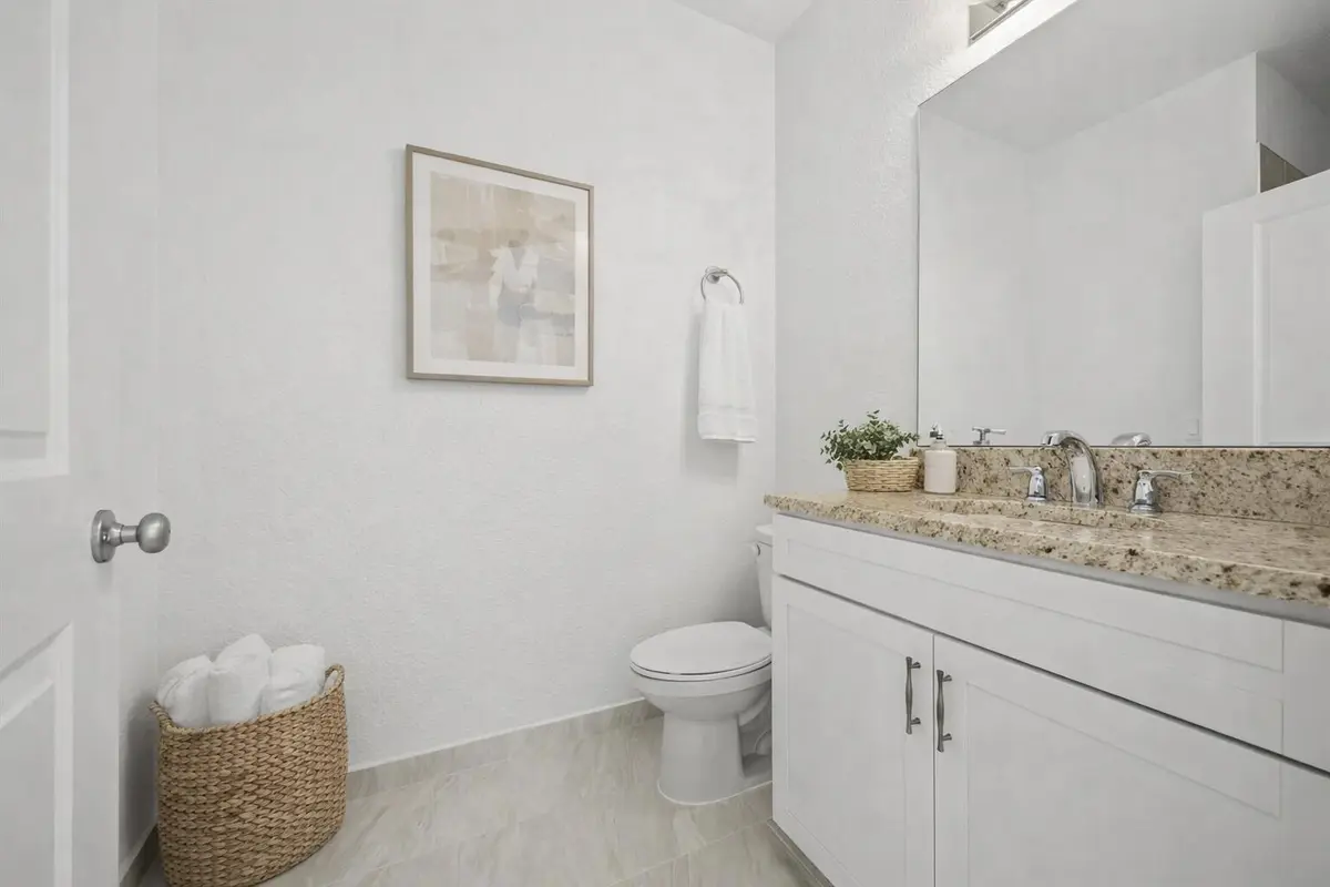 Flex room bathroom at 2575 SE Bonita Street, Stuart