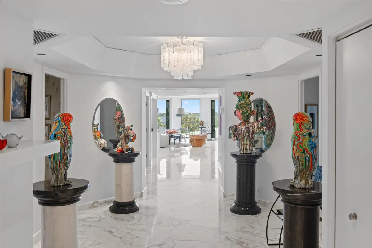 Entry at 3170 S Ocean Boulevard 305s, Palm Beach