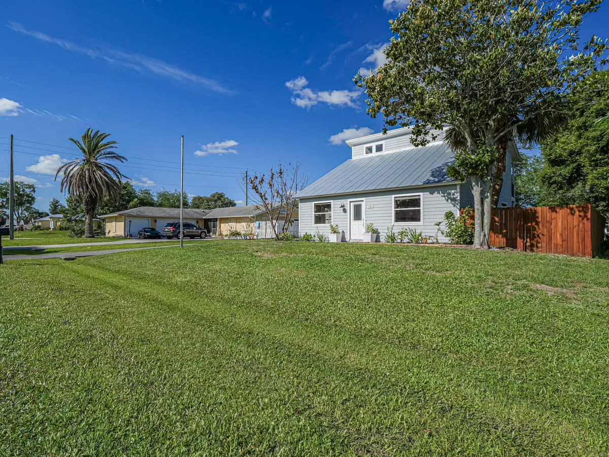 680 Mulberry Street, Sebastian, FL – photo 2