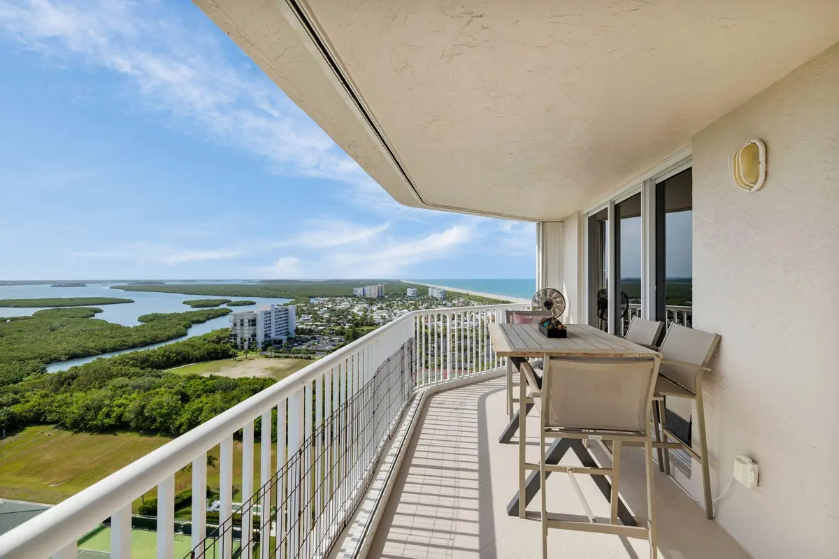 45-web-or-mls-3A5A2498 at 5049 N Hwy A1a 1905, Hutchinson Island