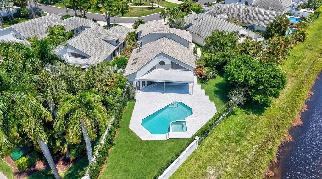 Fabuluos Expansive Pool/Patio/Yard at 2105 NW 60th Circle, Boca Raton