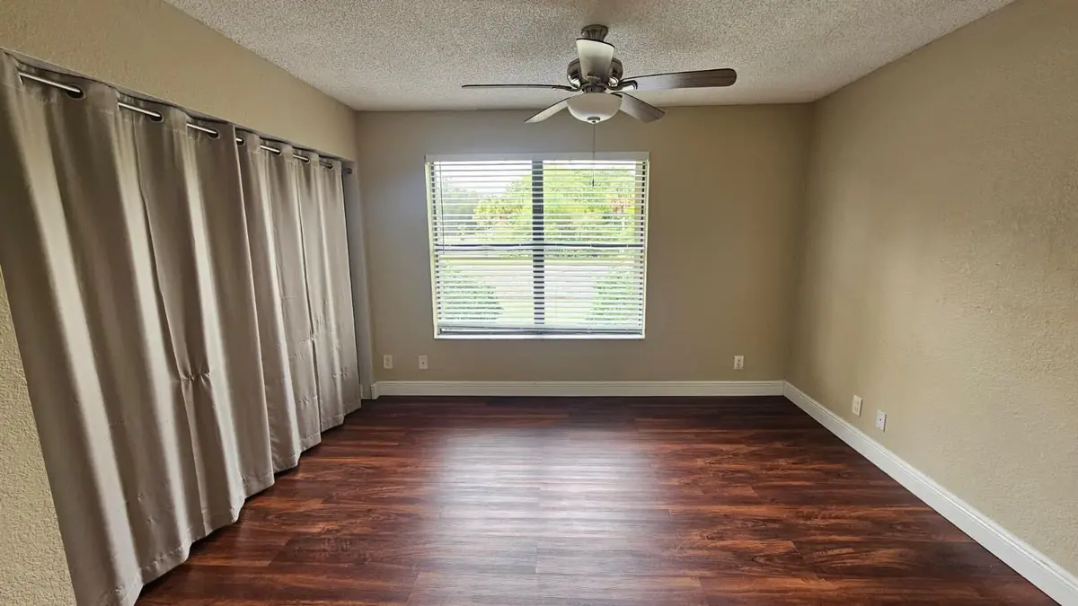 1581 master bedroom at 1581 Balfour Point Drive G, West Palm Beach