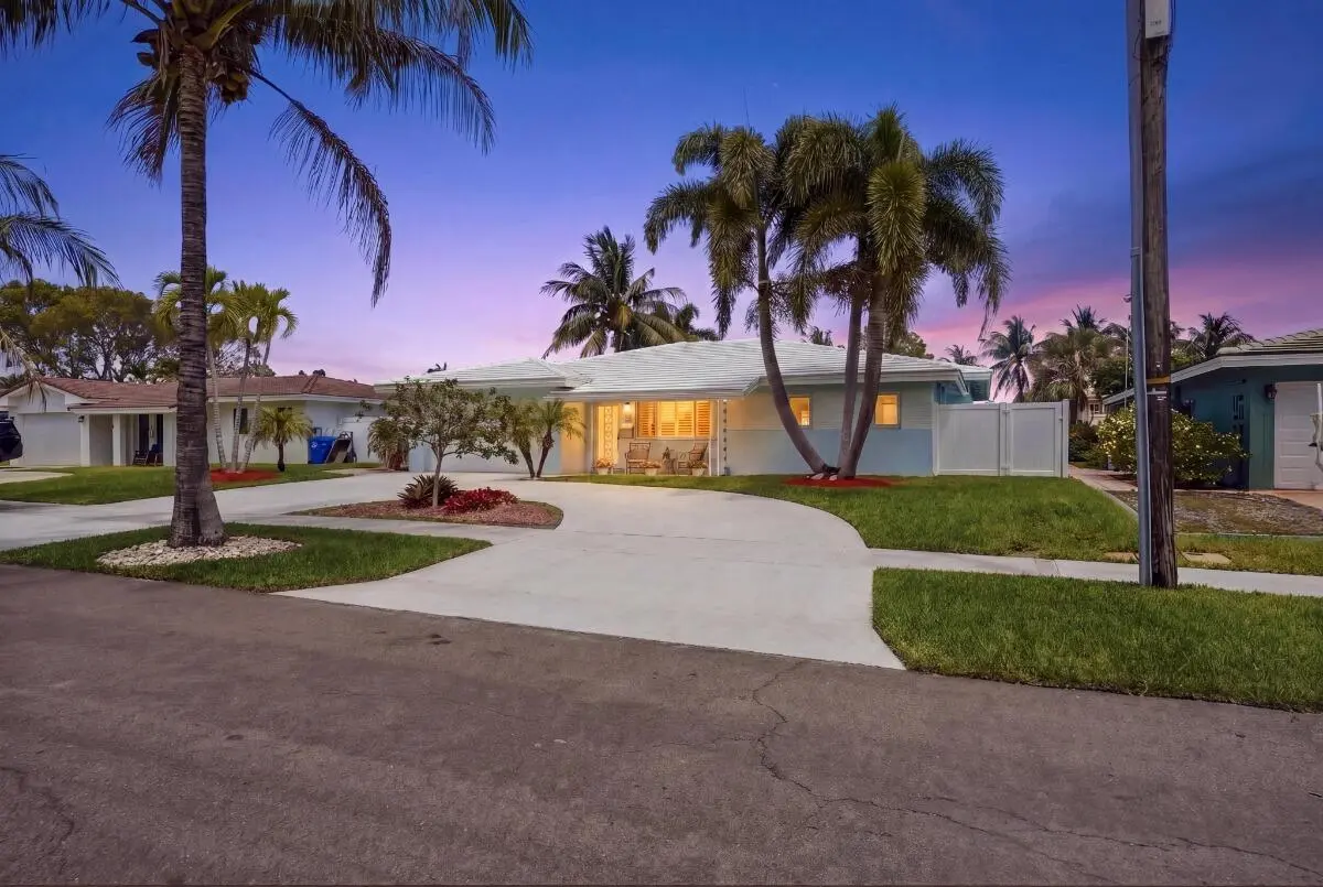 twilight at 380 SE 5th Avenue, Pompano Beach