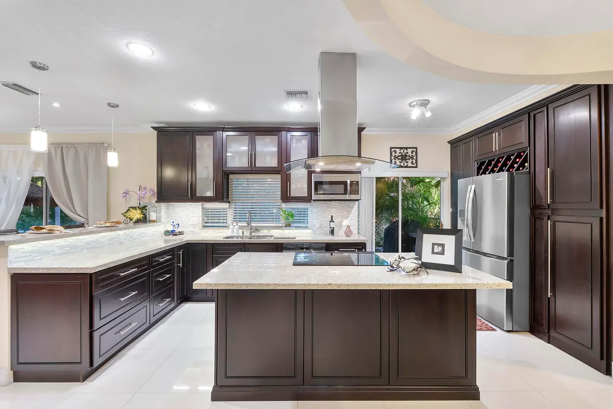11377 Lakeview Dr_023 at 11377 Lakeview Drive, Coral Springs