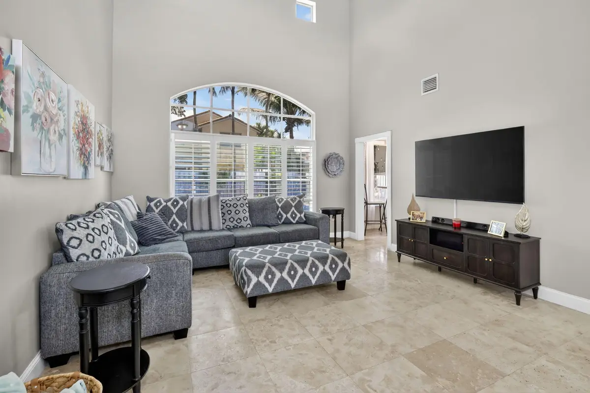 6-web-or-mls-_A7A6221 at 19064 NW 13th Street, Pembroke Pines