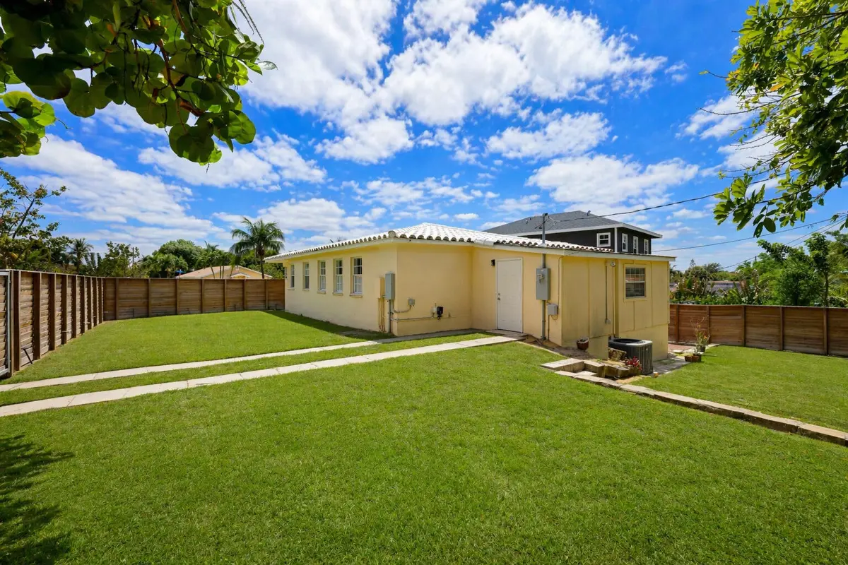 Back Exposure - Side Yard - 901 39th Str at 901 39th Street, West Palm Beach