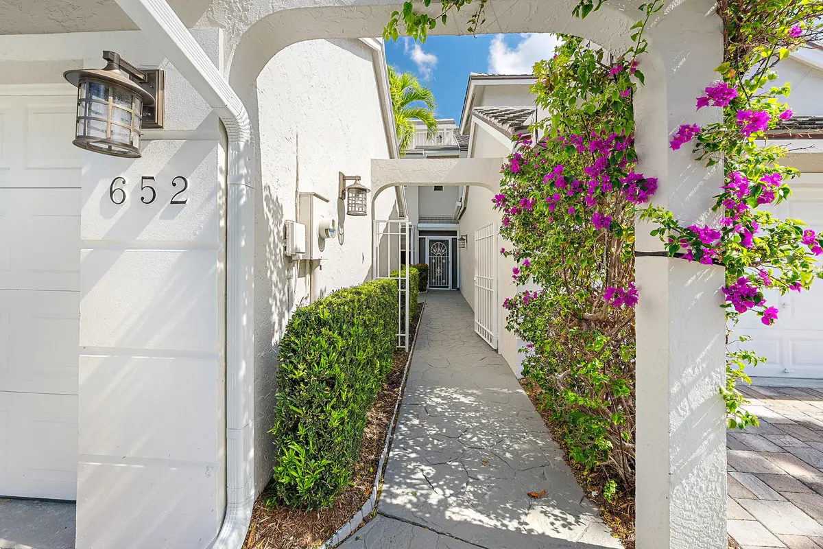 1000 N US Hwy 1 Apt 652-27 at 1000 N Us Highway 1 652, Jupiter