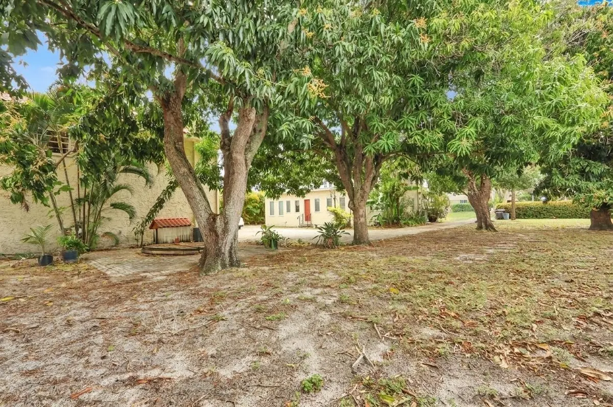 .34 of an acre at 322 Westminster Road, West Palm Beach
