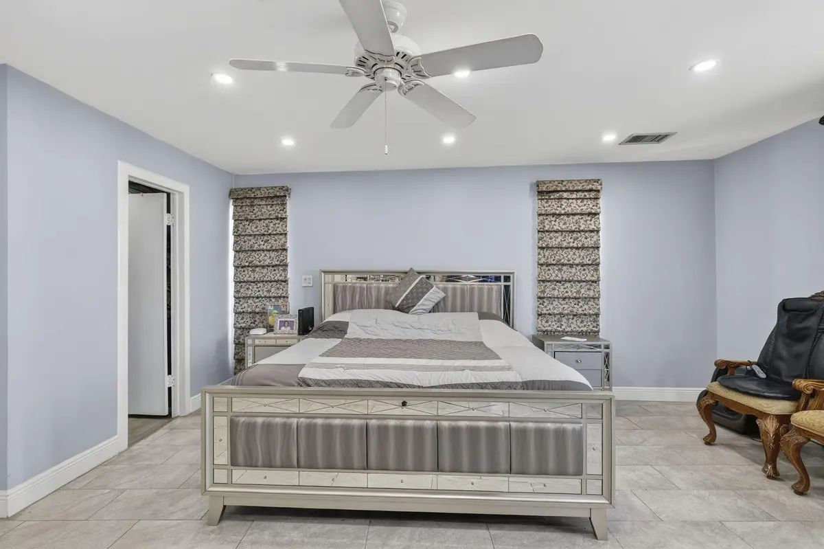 40-web-or-mls-8I8A1939 at 853 N Fort Lauderdale Beach Boulevard, Fort Lauderdale