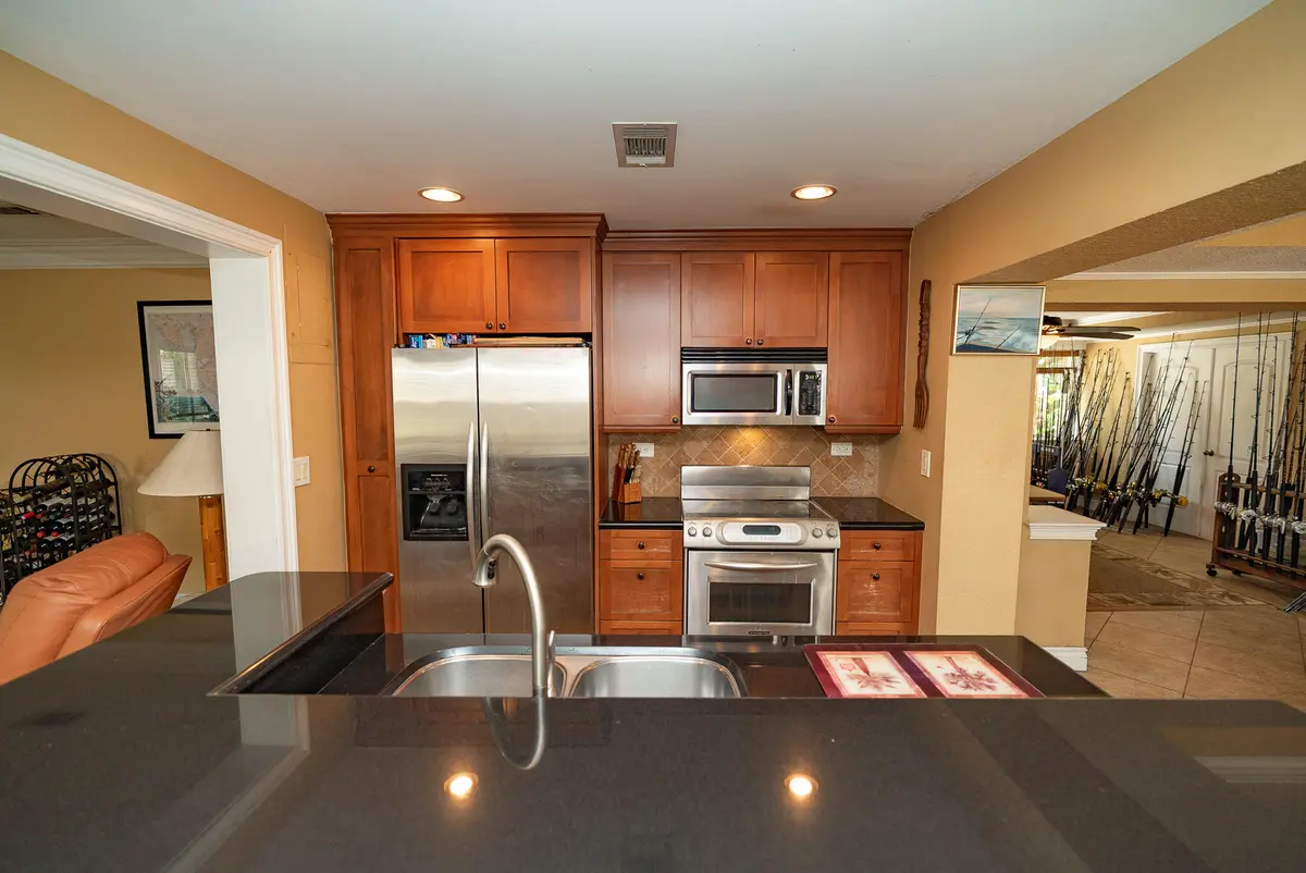 _T_S1916 at 820 SW 18th Court, Fort Lauderdale