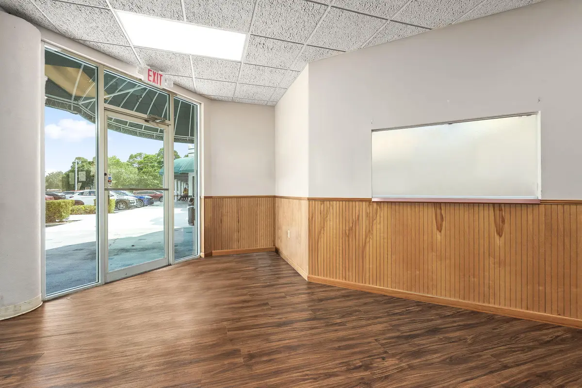Laroya 8 at 1801 S 23rd Street, Fort Pierce