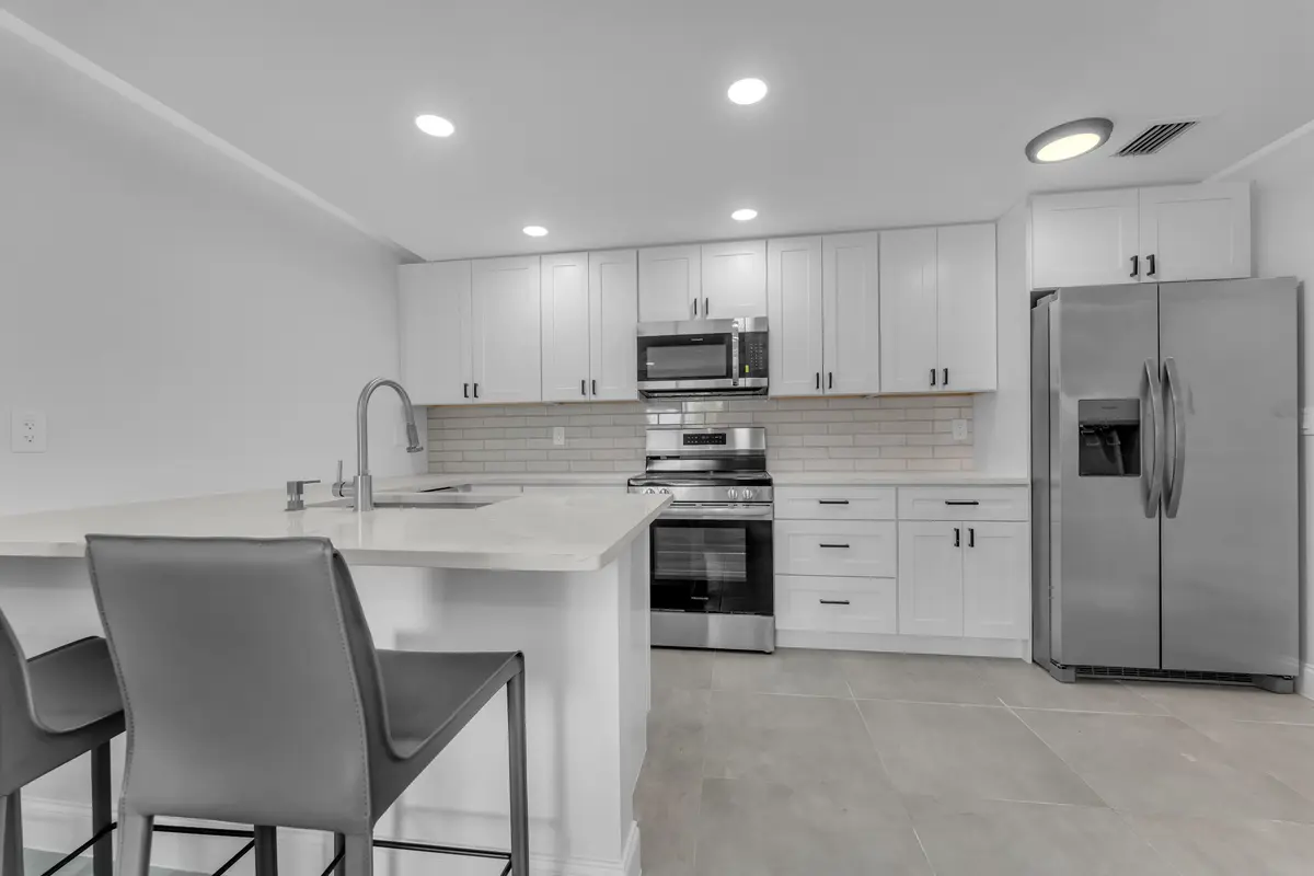DON02331 at 381 SE 15th Avenue 1, Deerfield Beach